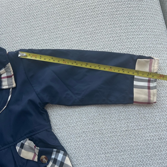 Beautiful Burberry baby girl coat 2-3 years - Picture 9 of 10